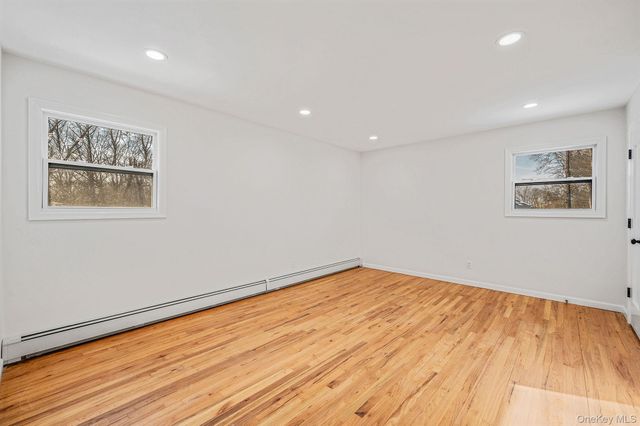 15 Terry Court, North Babylon, NY 11703