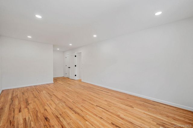 15 Terry Court, North Babylon, NY 11703