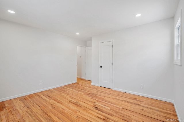 15 Terry Court, North Babylon, NY 11703