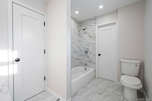 15 Terry Court, North Babylon, NY 11703