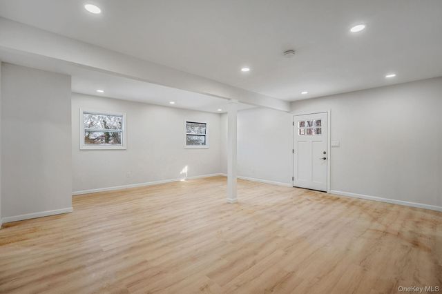 15 Terry Court, North Babylon, NY 11703