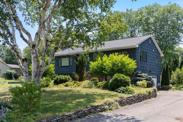 148 Stokes Lane, Shelburne, VT 05482