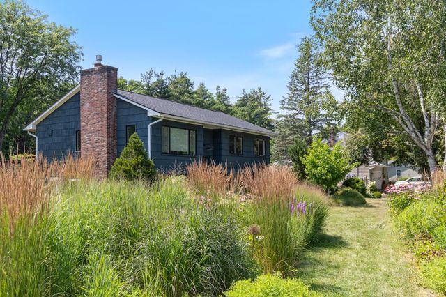 148 Stokes Lane, Shelburne, VT 05482