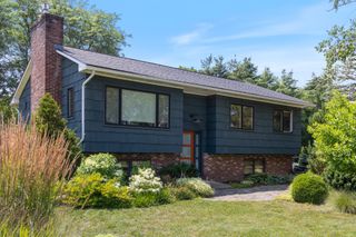 148 Stokes Lane, Shelburne, VT 05482
