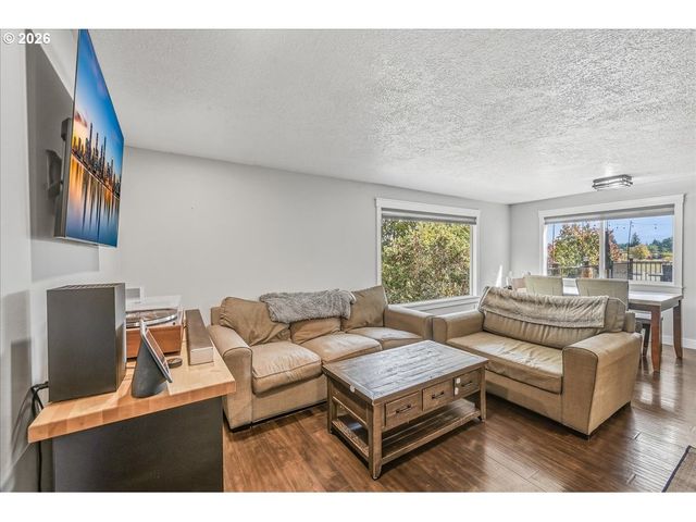 4033 Sw GALEBURN St, Portland, OR 97219