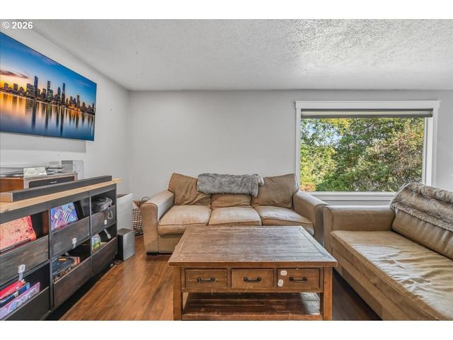 4033 Sw GALEBURN St, Portland, OR 97219