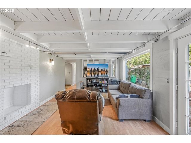 4033 Sw GALEBURN St, Portland, OR 97219