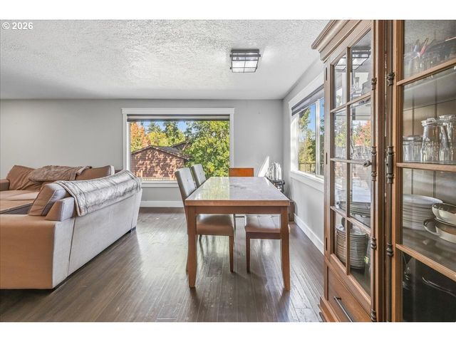 4033 Sw GALEBURN St, Portland, OR 97219