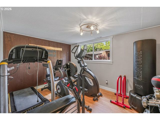 4033 Sw GALEBURN St, Portland, OR 97219