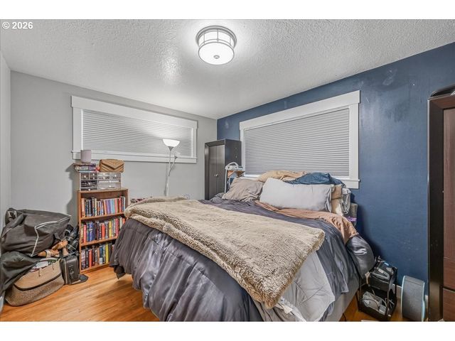 4033 Sw GALEBURN St, Portland, OR 97219