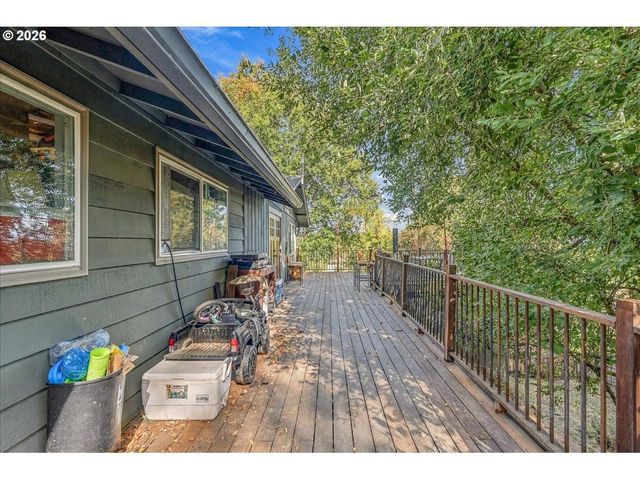 4033 Sw GALEBURN St, Portland, OR 97219