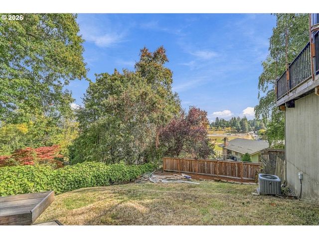 4033 Sw GALEBURN St, Portland, OR 97219