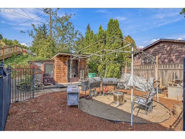 4033 Sw GALEBURN St, Portland, OR 97219