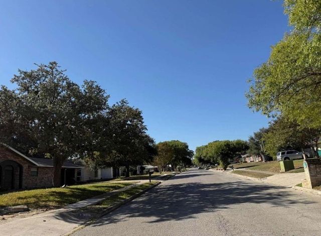 310 De Soto Drive, Universal City, TX 78148