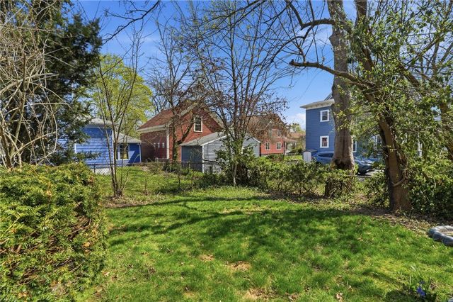 25 Talbot Manor, Cranston, RI 02905