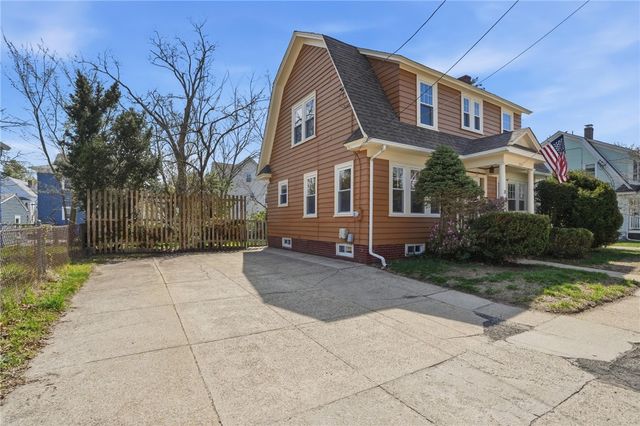 25 Talbot Manor, Cranston, RI 02905