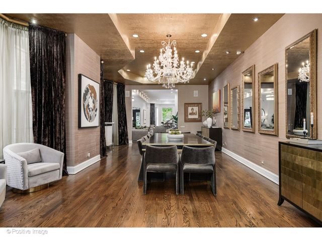 32 E BELLEVUE Place, Chicago, IL 60611