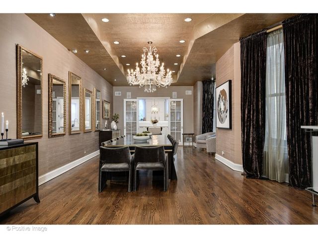 32 E BELLEVUE Place, Chicago, IL 60611