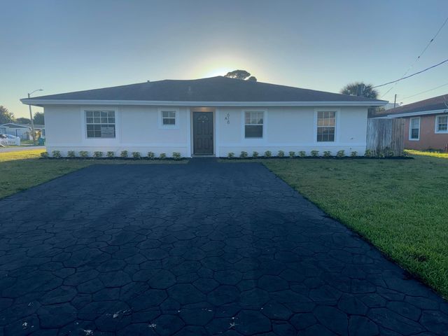 618 NE 1st Street A, Boynton Beach, FL 33435