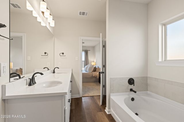 310 Weaver Way, Maurice, LA 70555