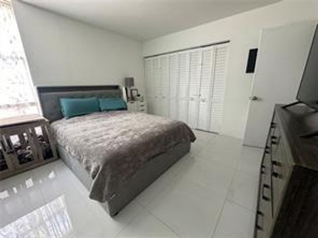 2350 NE 135th Street 203, North Miami, FL 33181