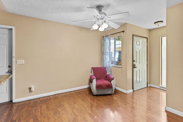 3006 53rd St, Sacramento, CA 95820
