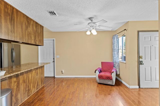 3006 53rd St, Sacramento, CA 95820