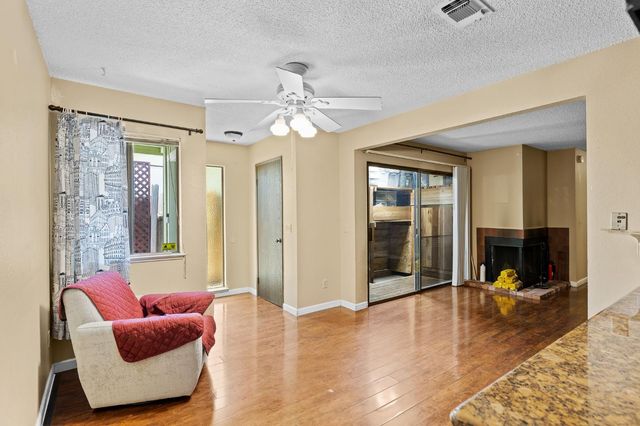 3006 53rd St, Sacramento, CA 95820