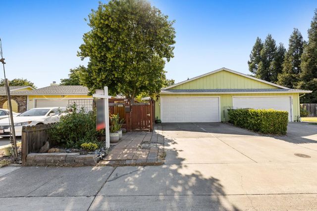 3006 53rd St, Sacramento, CA 95820