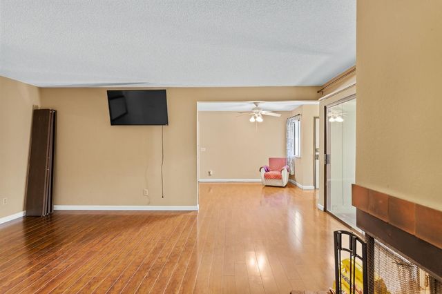 3006 53rd St, Sacramento, CA 95820