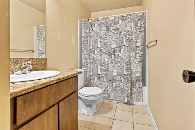 3006 53rd St, Sacramento, CA 95820