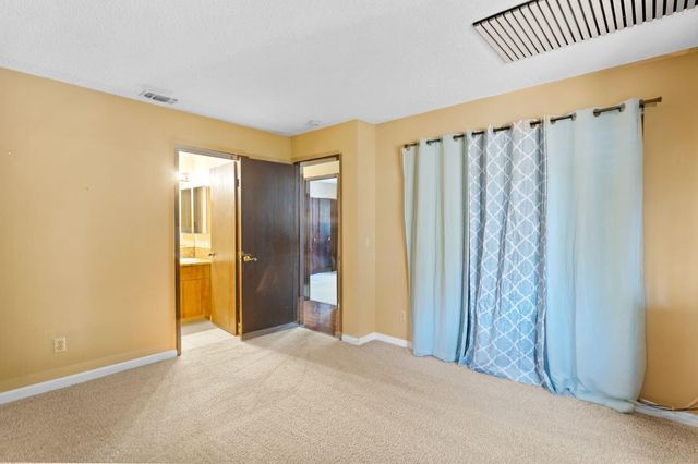 3006 53rd St, Sacramento, CA 95820