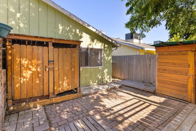3006 53rd St, Sacramento, CA 95820