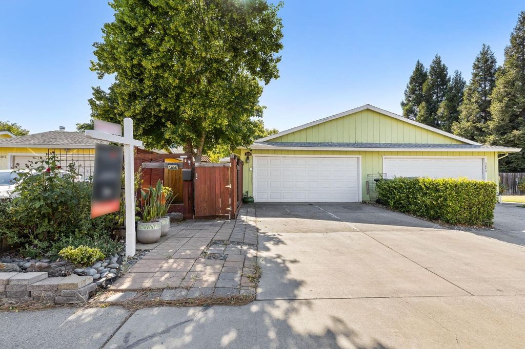 3006 53rd St, Sacramento, CA 95820