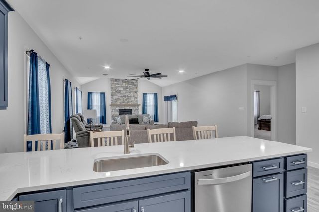128 CARDINAL DR, Shippensburg, PA 17257