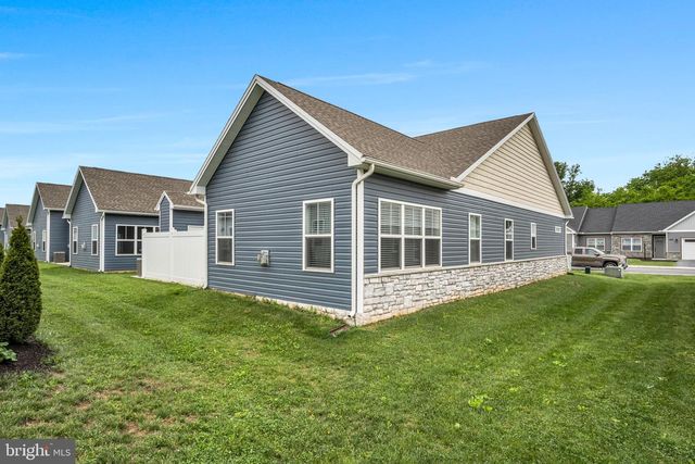 128 CARDINAL DR, Shippensburg, PA 17257