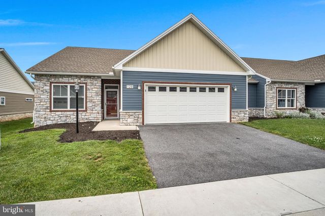 128 CARDINAL DR, Shippensburg, PA 17257