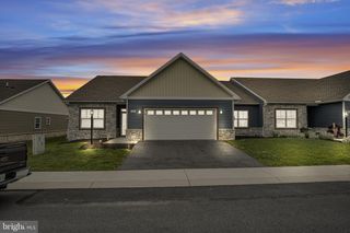 128 CARDINAL DR, Shippensburg, PA 17257