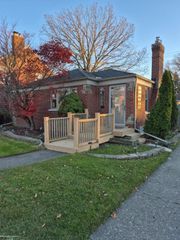 1931 Norwood Drive, Grosse Pointe Woods, MI 48236