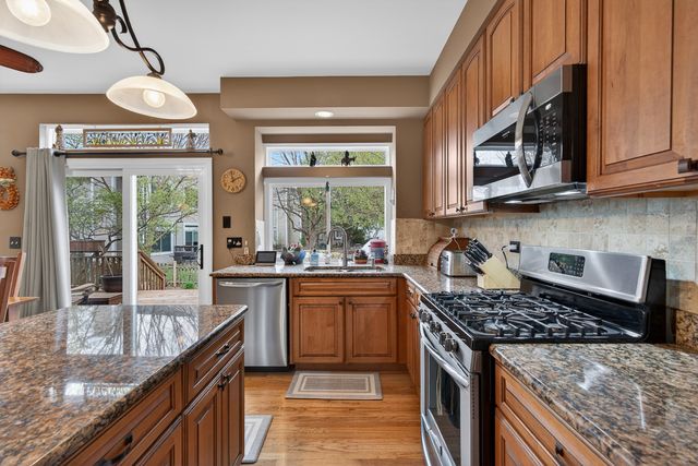 1160 Heavens Gate, Lake In The Hills, IL 60156