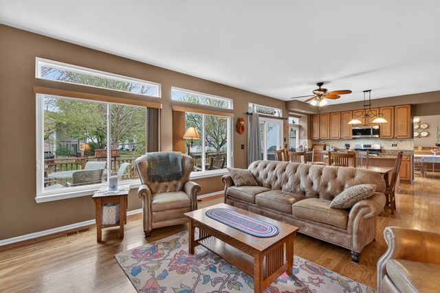 1160 Heavens Gate, Lake In The Hills, IL 60156