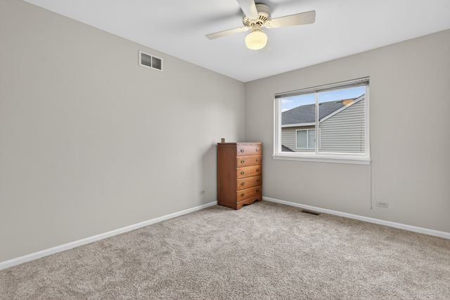 1160 Heavens Gate, Lake In The Hills, IL 60156