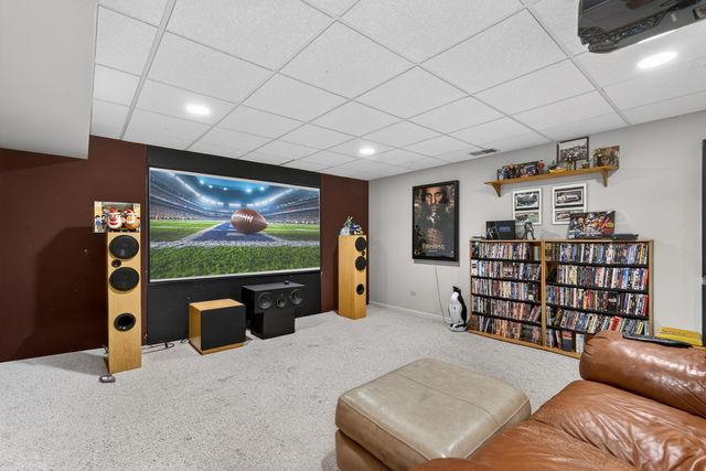 1160 Heavens Gate, Lake In The Hills, IL 60156