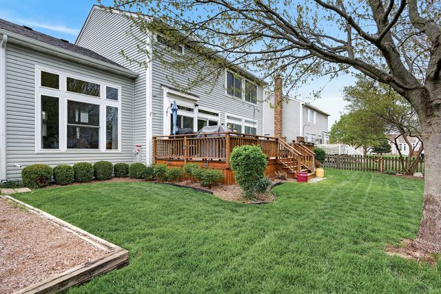 1160 Heavens Gate, Lake In The Hills, IL 60156