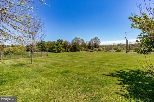 255 TABOR RD, Ottsville, PA 18942