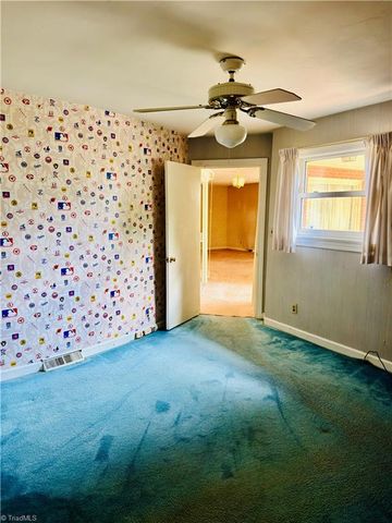 1031 Country Lane, Winston-salem, NC 27107