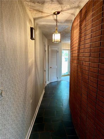 1031 Country Lane, Winston-salem, NC 27107