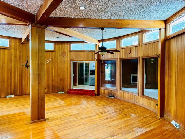 1031 Country Lane, Winston-salem, NC 27107