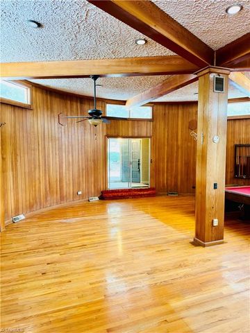 1031 Country Lane, Winston-salem, NC 27107