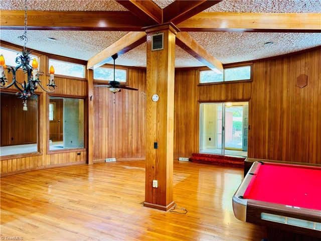 1031 Country Lane, Winston-salem, NC 27107